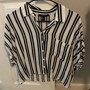 Forever 21 Black and white cropped button down shirt